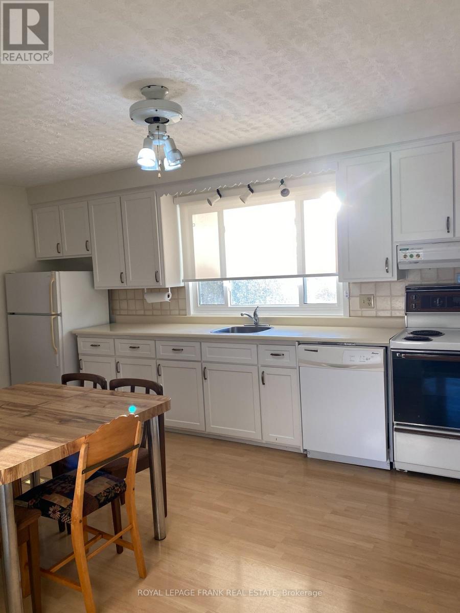 423 Armour Road, Peterborough, Ontario  K9H 1Y7 - Photo 11 - X12578972