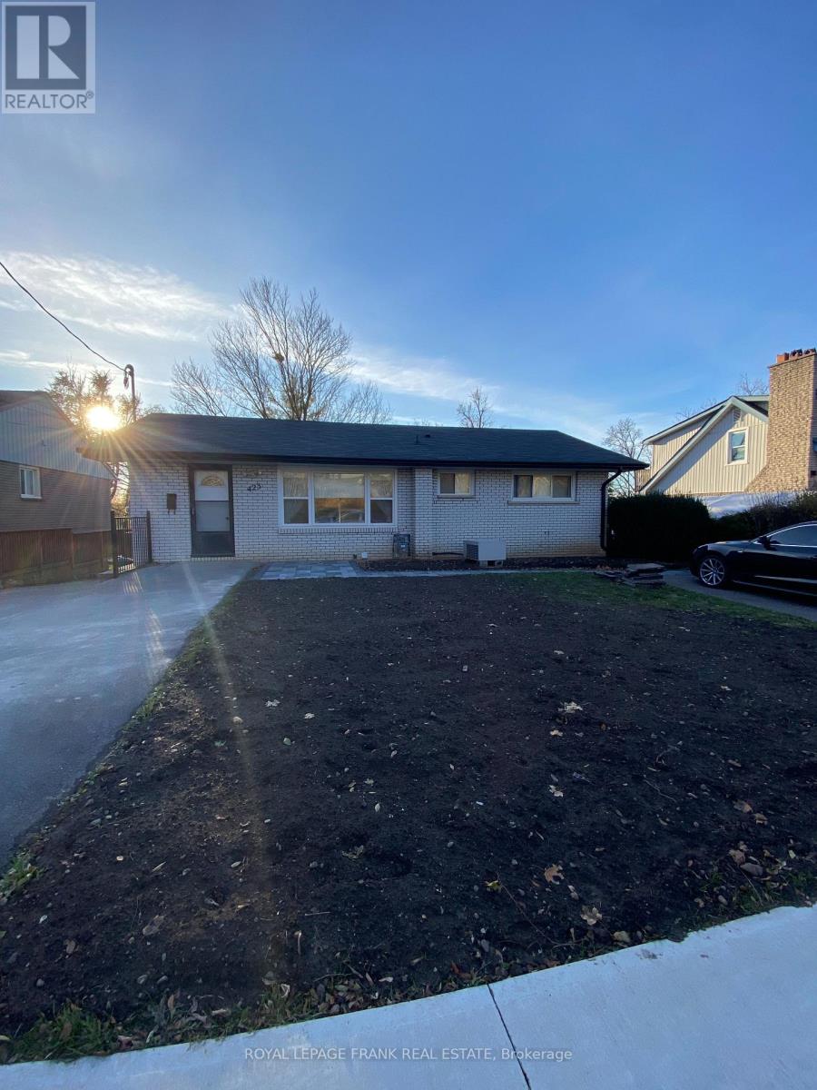 423 Armour Road, Peterborough, Ontario  K9H 1Y7 - Photo 4 - X12578972