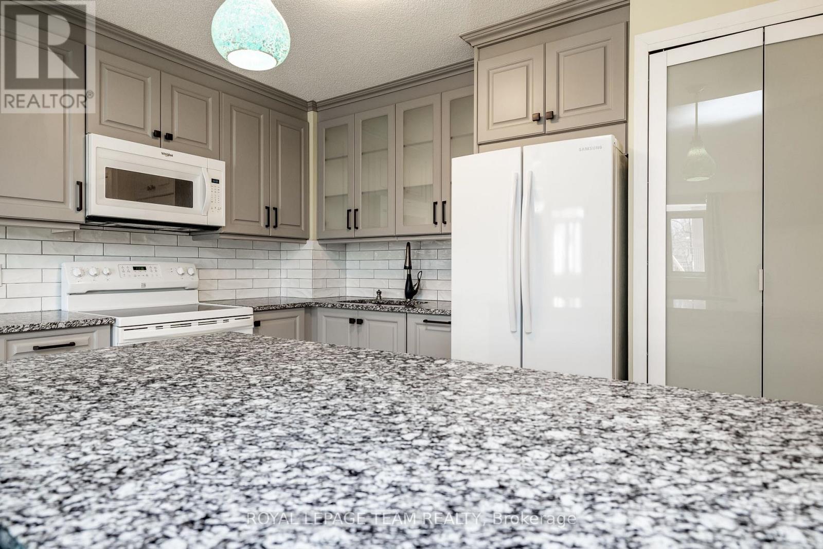 115 - 1025 Grenon Avenue, Ottawa, Ontario  K2B 8S5 - Photo 14 - X12950064