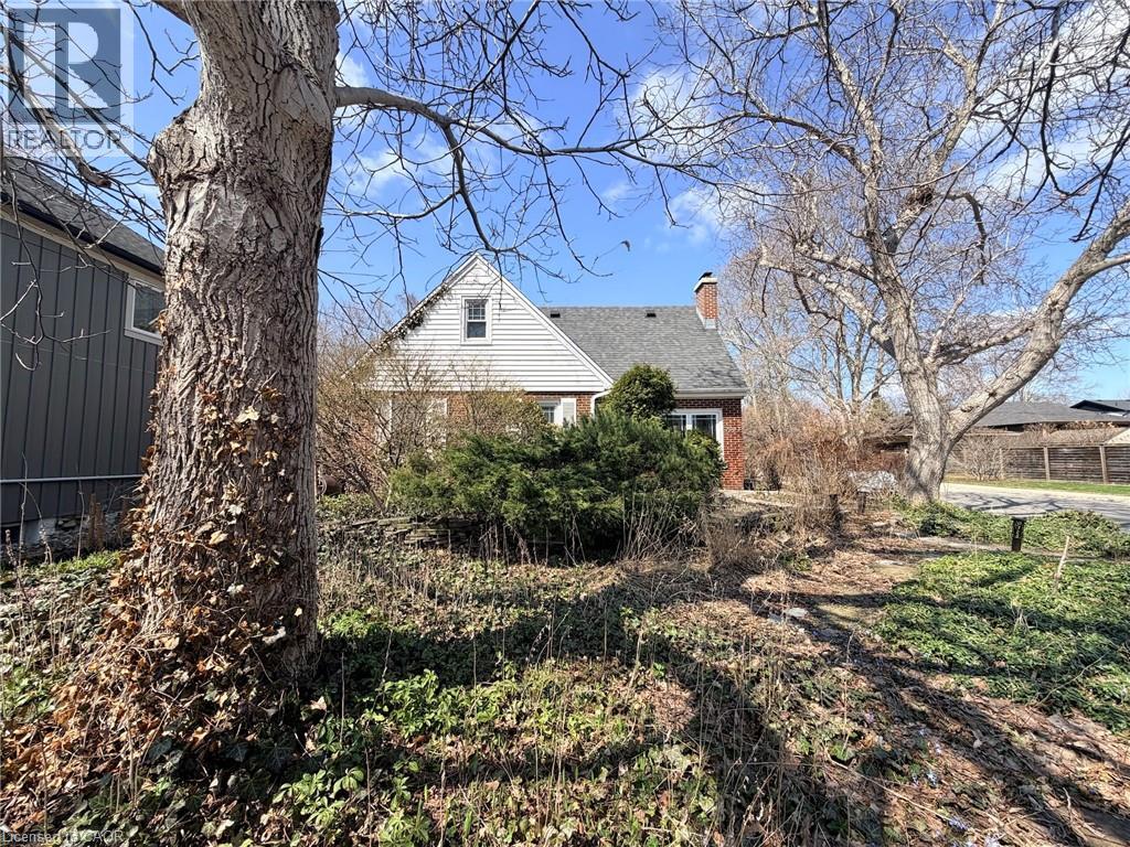 2093 Victoria Avenue, Burlington, Ontario  L7R 1R5 - Photo 3 - 40818913