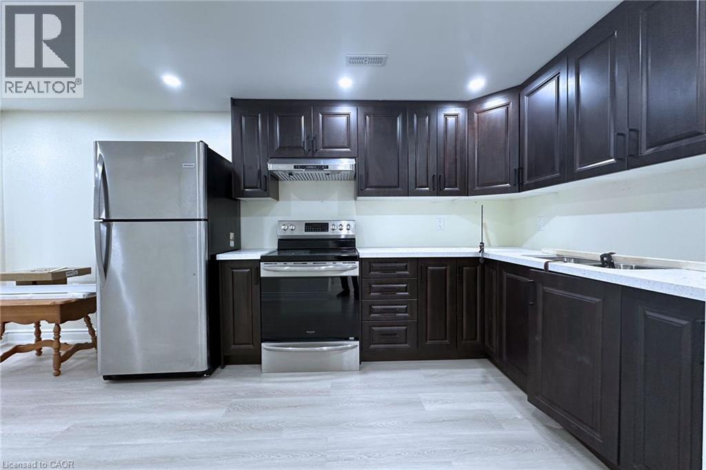 59 WINDRUSH Trail S Unit# B, Kitchener, Ontario