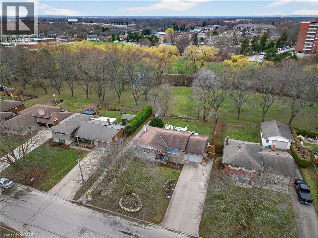 79 Prince Charles Drive, St. Catharines, Ontario  L2N 3Y8 - Photo 3 - 40818315