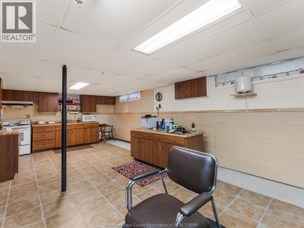 14 LORNE AVENUE Leamington, Ontario