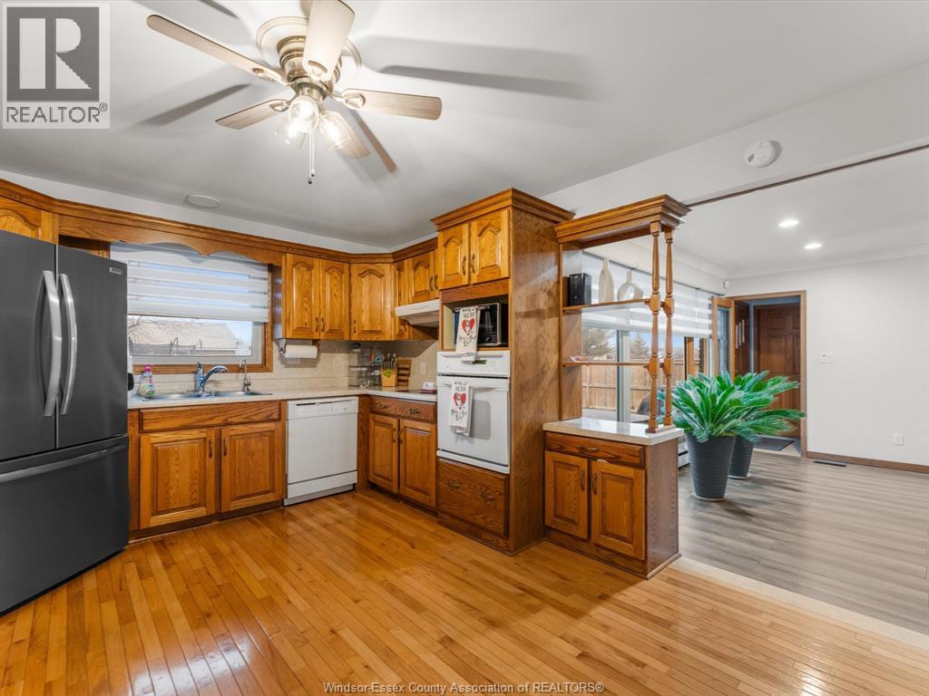 14 LORNE AVENUE Leamington, Ontario