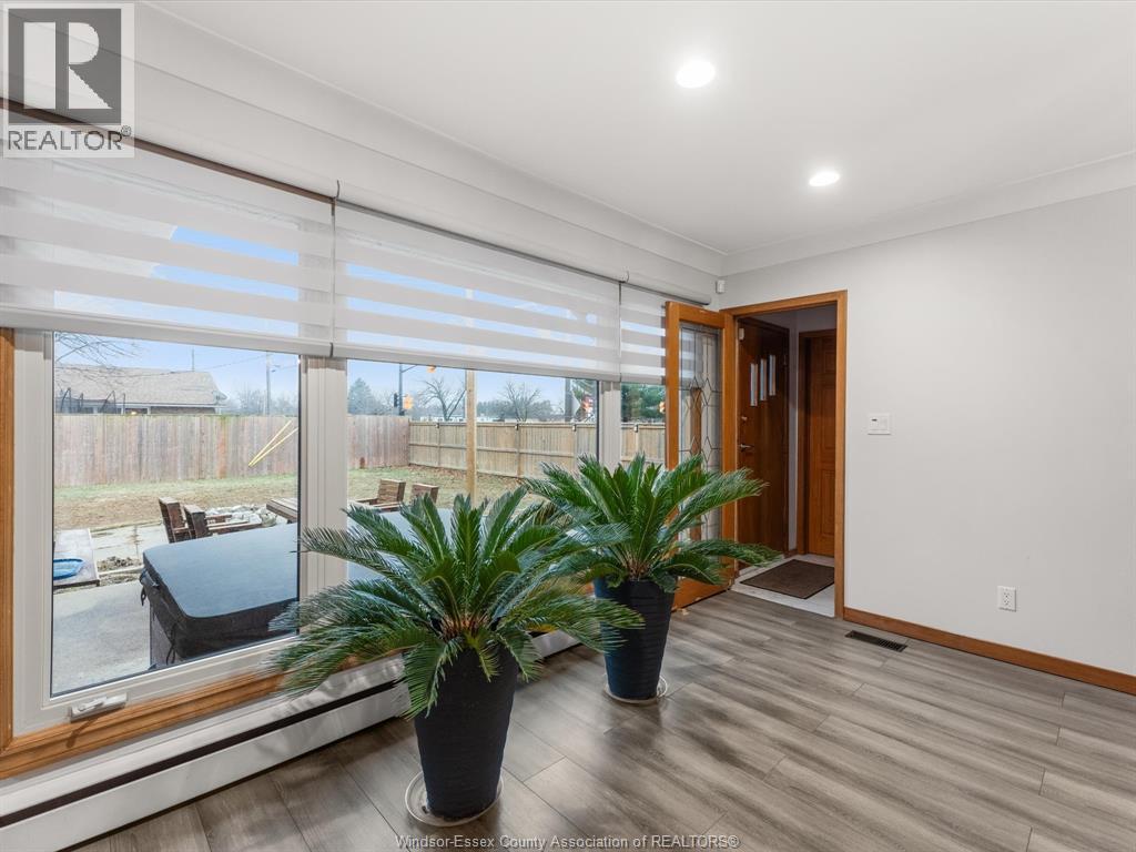 14 LORNE AVENUE Leamington, Ontario