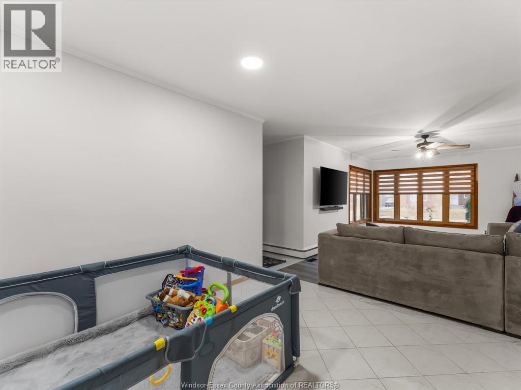 14 LORNE AVENUE Leamington, Ontario