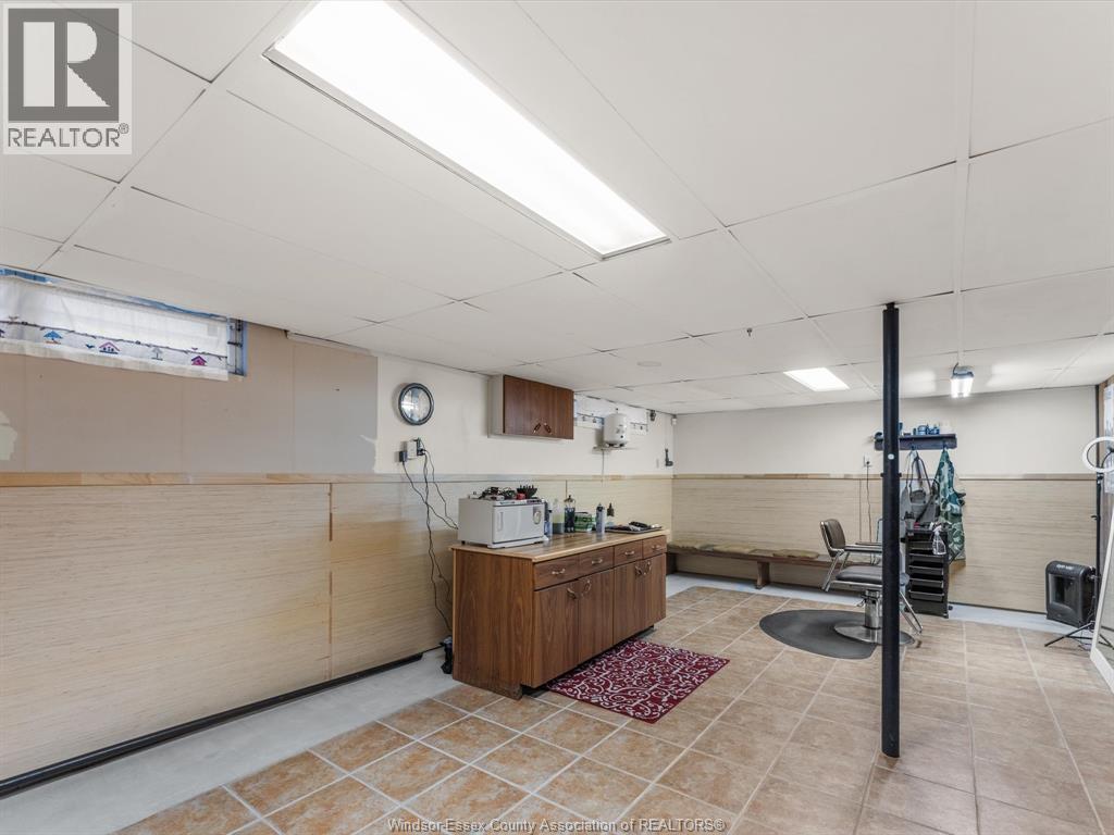 14 LORNE AVENUE Leamington, Ontario