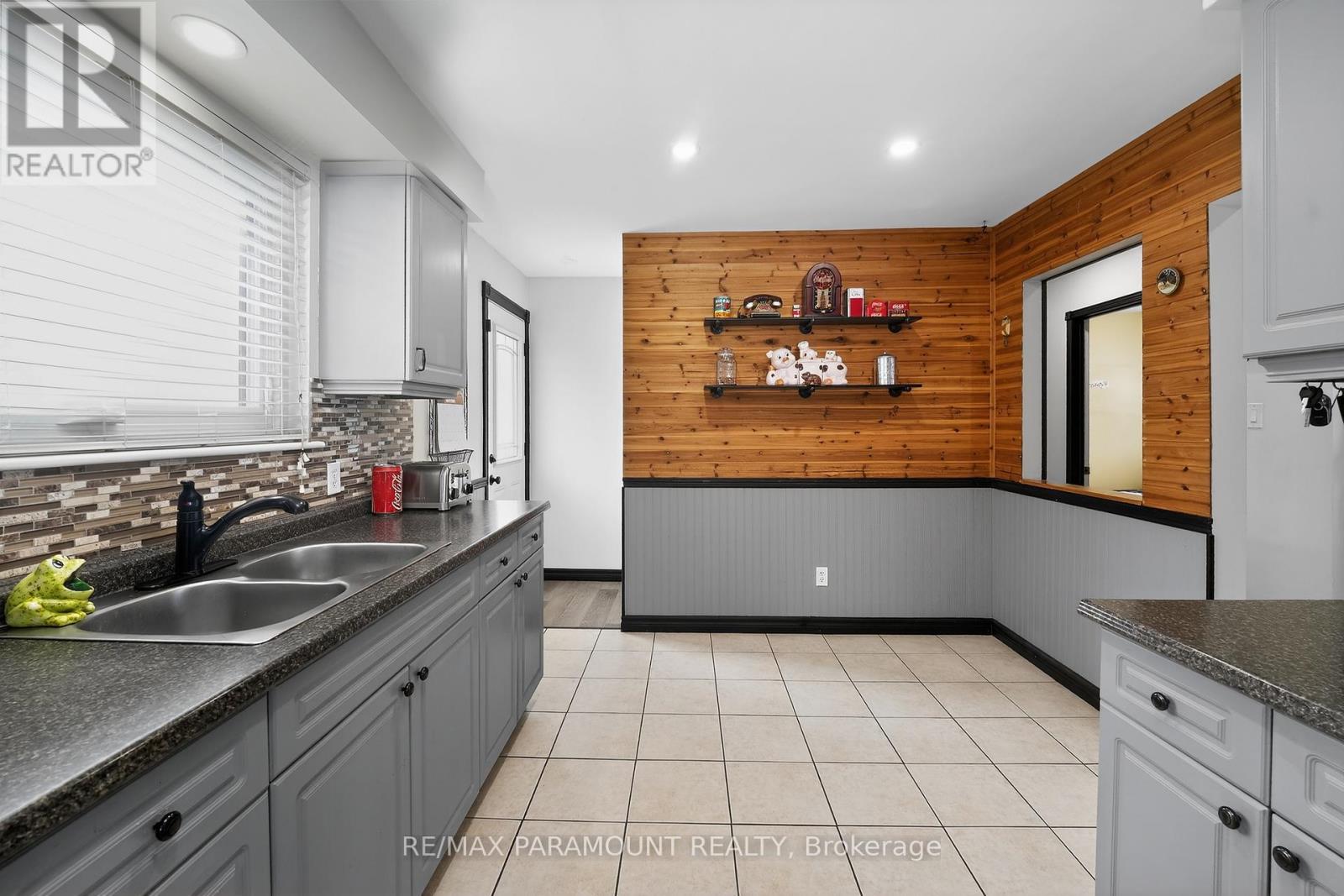 202 Archdekin Drive, Brampton, Ontario  L6V 1Z1 - Photo 15 - W12756510