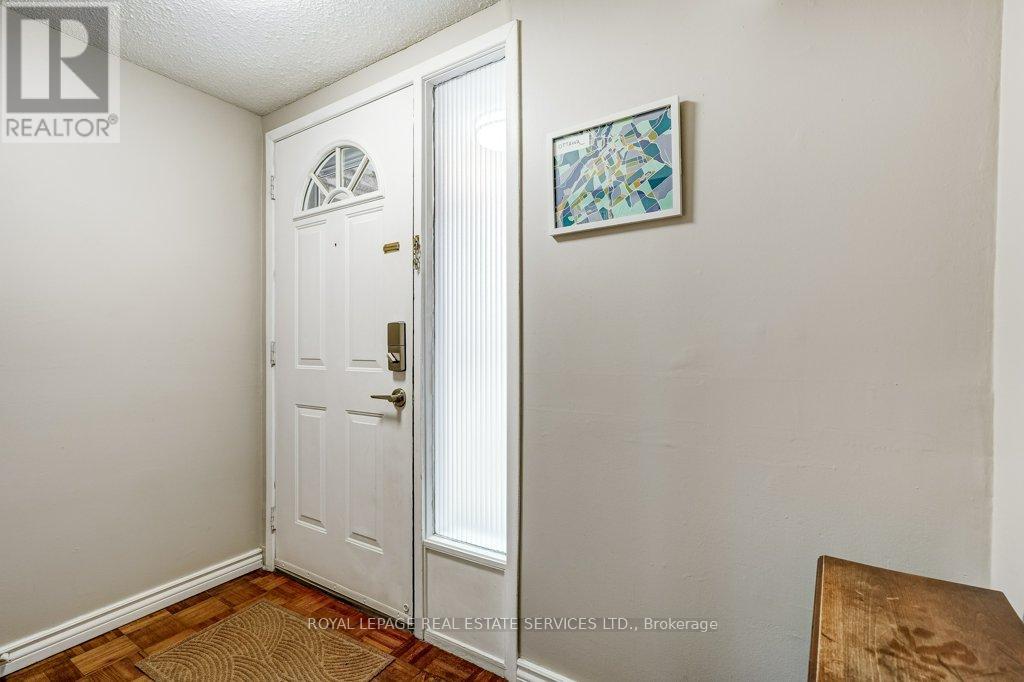 68 - 915 Inverhouse Drive, Mississauga, Ontario  L5J 4B2 - Photo 5 - W12966606