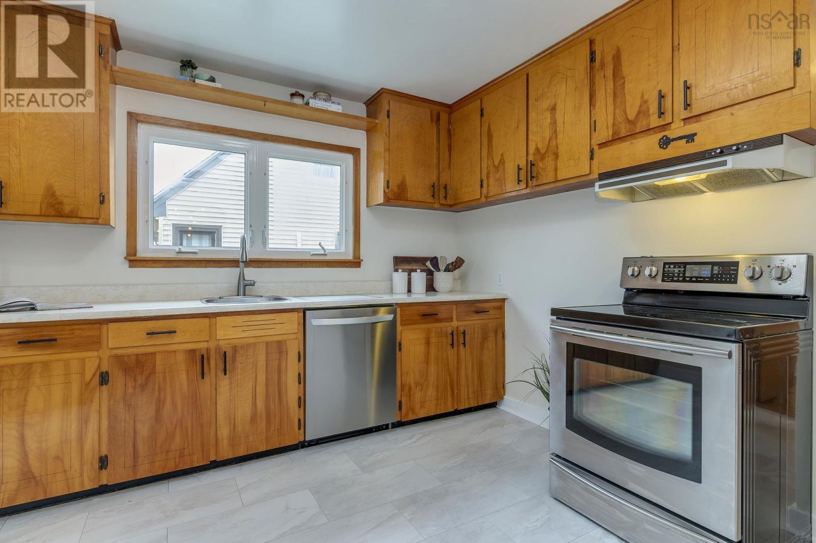 207 Victoria Road, Dartmouth, Nova Scotia  B3A 1W4 - Photo 8 - 202606760