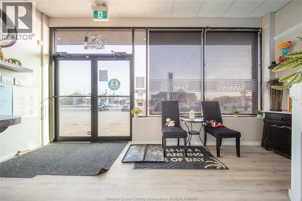 3041 Dougall Avenue, Windsor, Ontario  N9E 1S3 - Photo 10 - 26007537