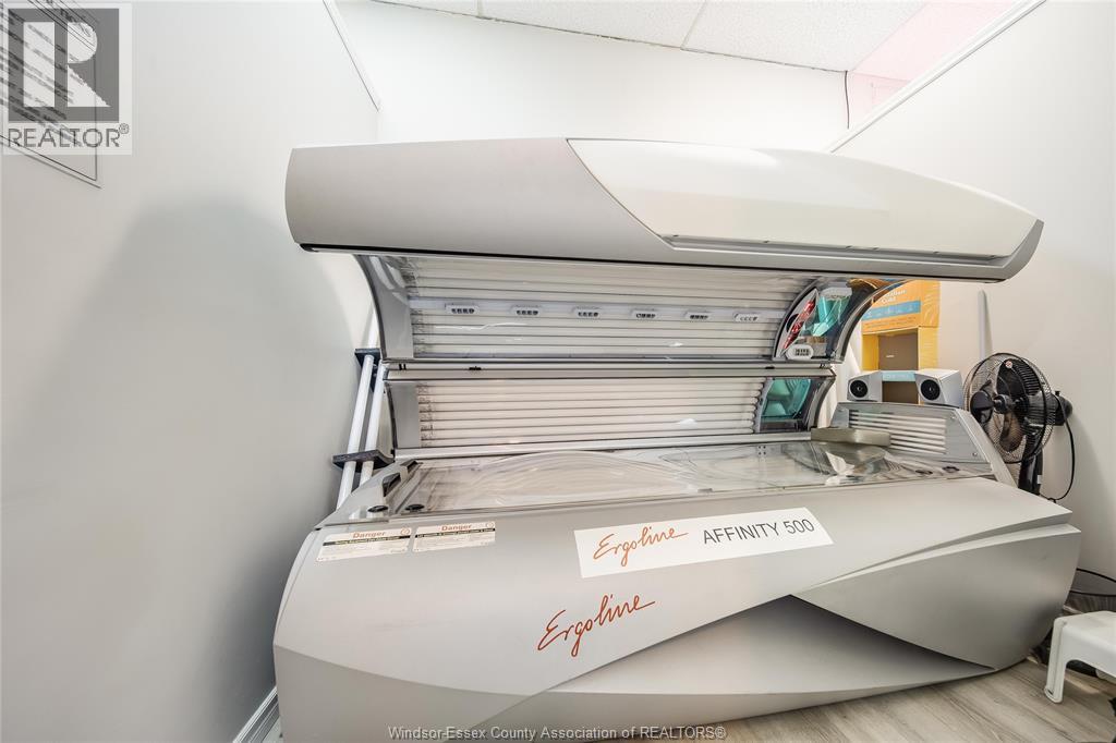 3041 Dougall Avenue, Windsor, Ontario  N9E 1S3 - Photo 13 - 26007537