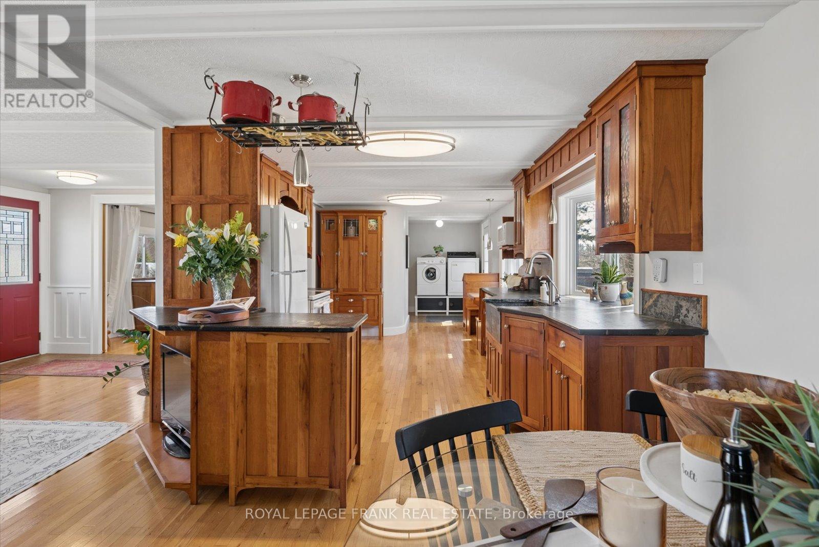 169 Valentia Road, Kawartha Lakes (Mariposa), Ontario L0M 2C0 - Photo 11 - X12975784