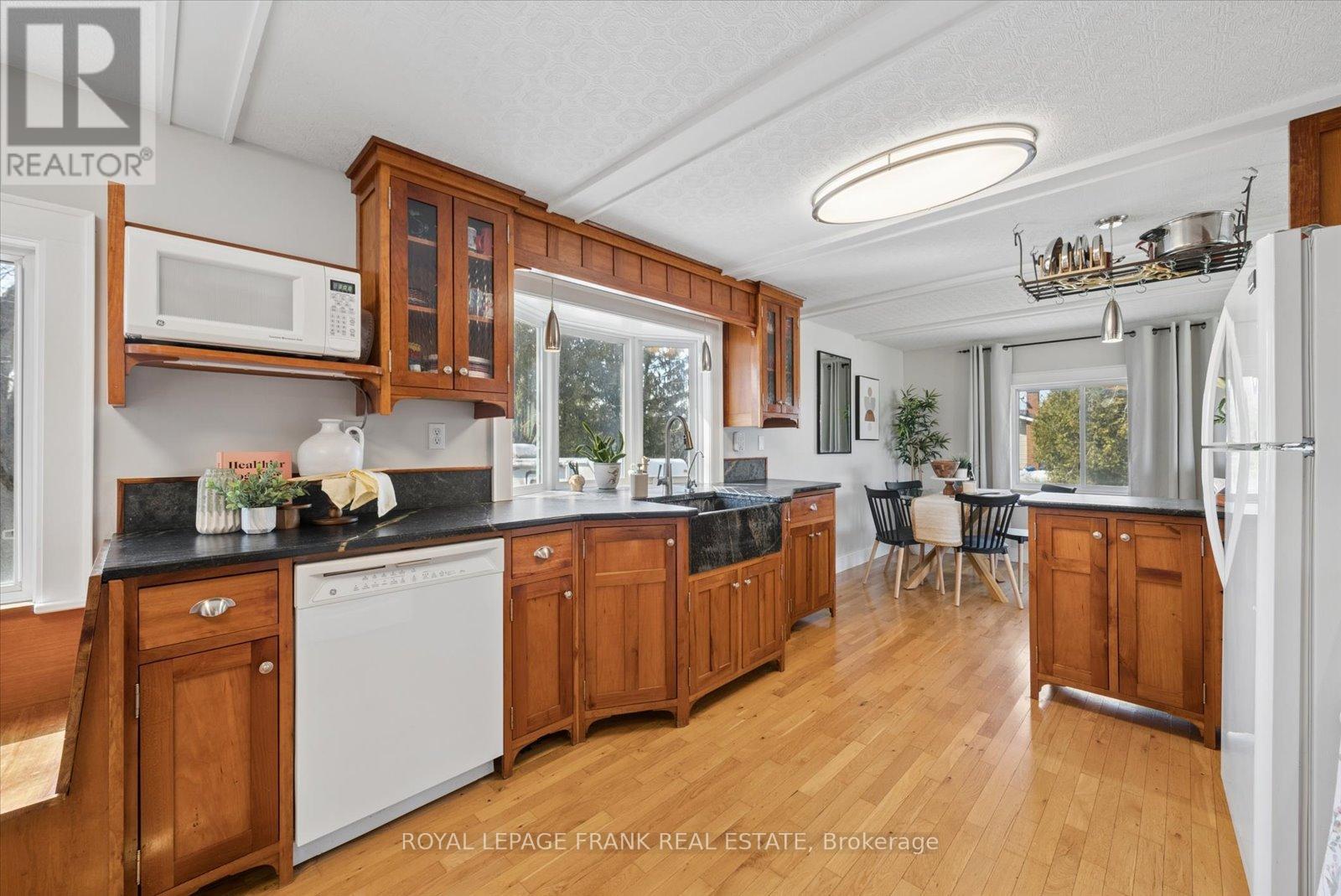 169 Valentia Road, Kawartha Lakes (Mariposa), Ontario L0M 2C0 - Photo 14 - X12975784