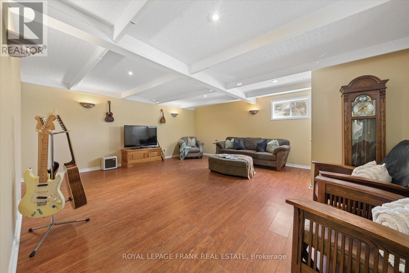 169 Valentia Road, Kawartha Lakes (Mariposa), Ontario L0M 2C0 - Photo 27 - X12975784