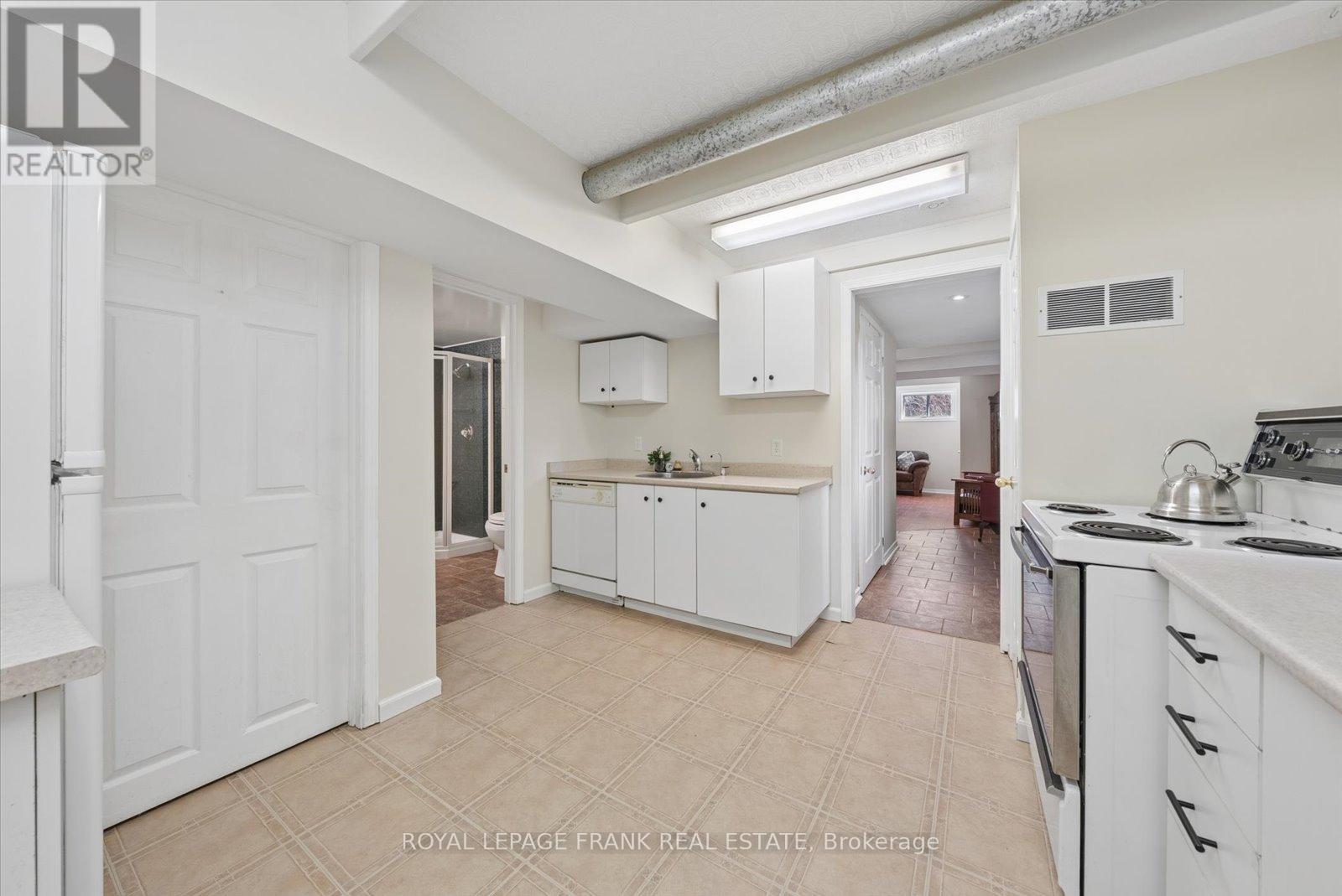 169 Valentia Road, Kawartha Lakes (Mariposa), Ontario L0M 2C0 - Photo 28 - X12975784