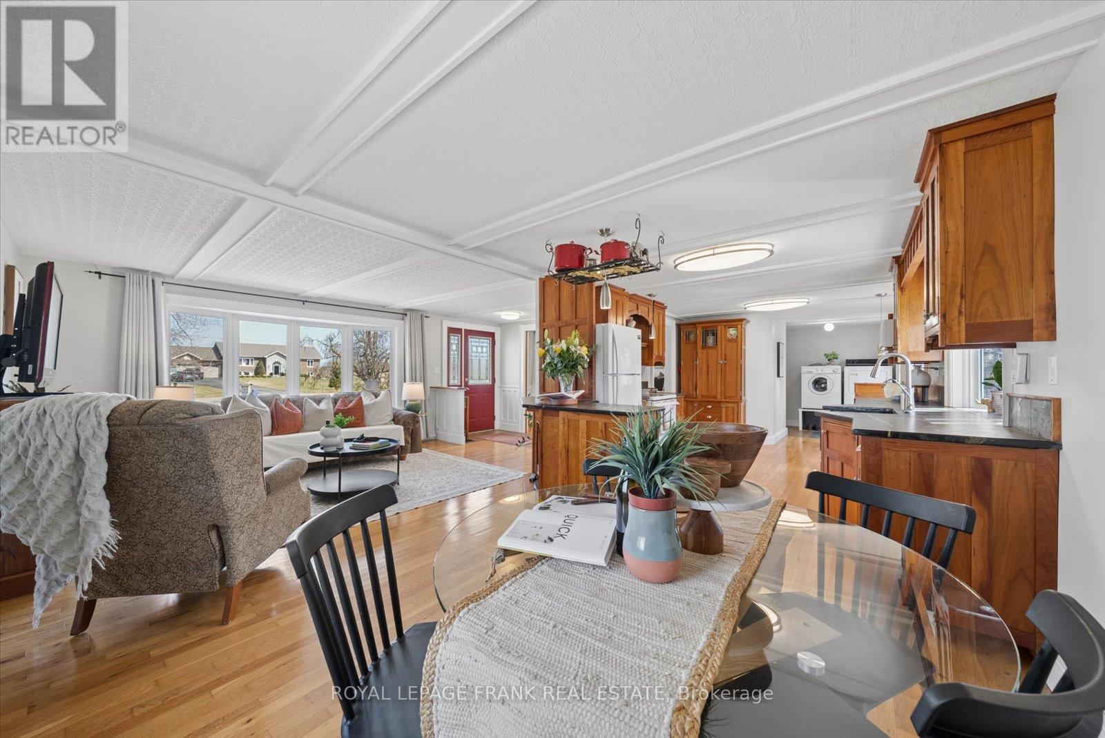 169 Valentia Road, Kawartha Lakes (Mariposa), Ontario L0M 2C0 - Photo 9 - X12975784