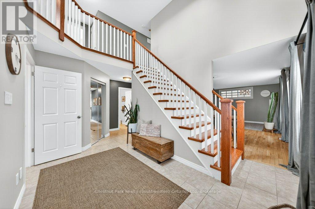 14 Teal Drive, Guelph, Ontario  N1C 1G3 - Photo 10 - X12975358