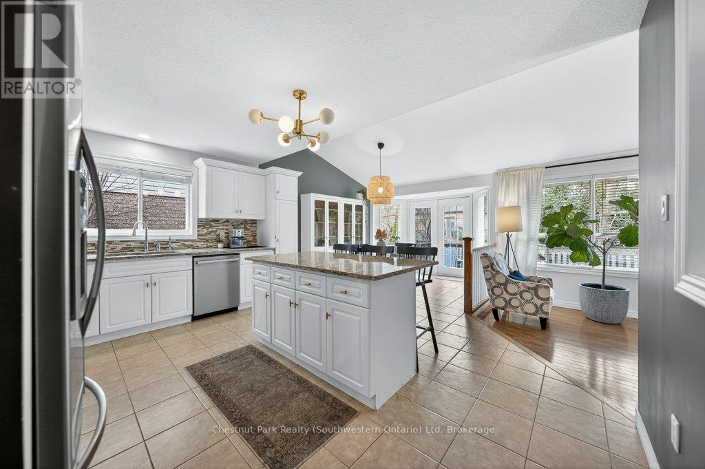 14 Teal Drive, Guelph, Ontario  N1C 1G3 - Photo 16 - X12975358