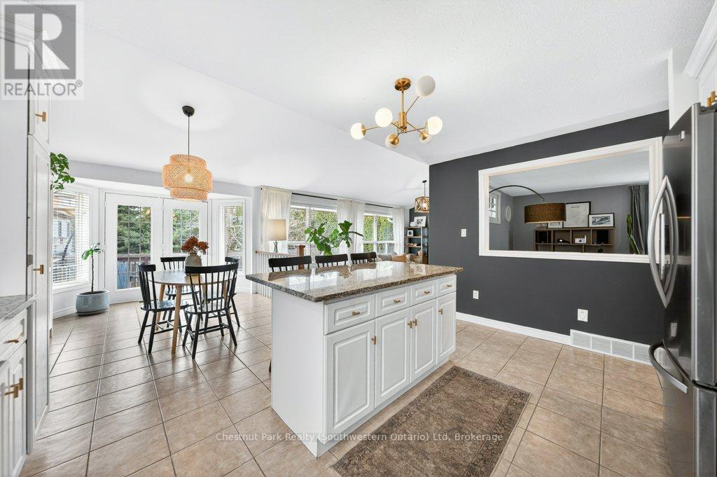 14 Teal Drive, Guelph, Ontario  N1C 1G3 - Photo 17 - X12975358