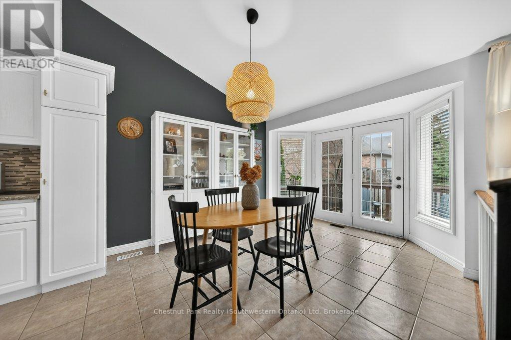 14 Teal Drive, Guelph, Ontario  N1C 1G3 - Photo 18 - X12975358