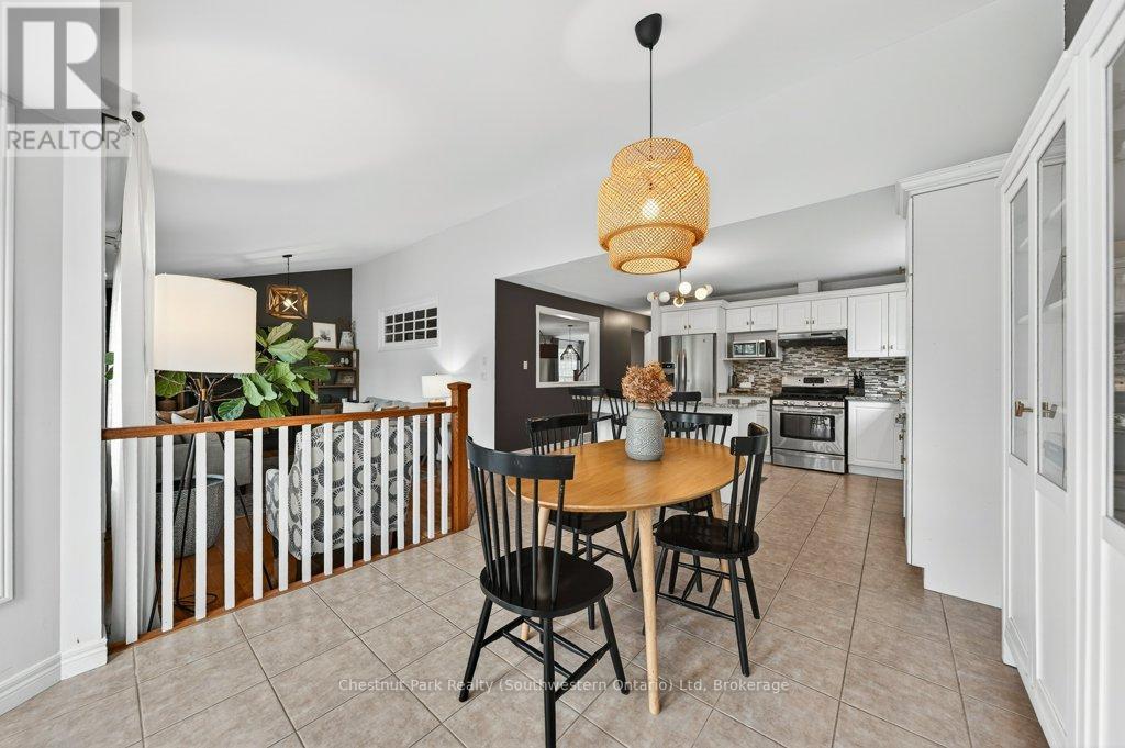 14 Teal Drive, Guelph, Ontario  N1C 1G3 - Photo 19 - X12975358