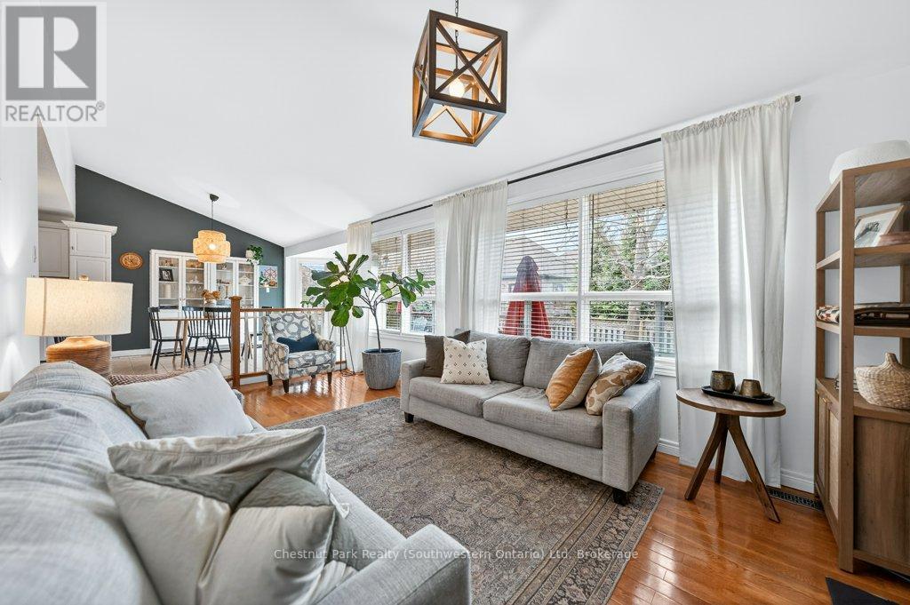 14 Teal Drive, Guelph, Ontario  N1C 1G3 - Photo 21 - X12975358