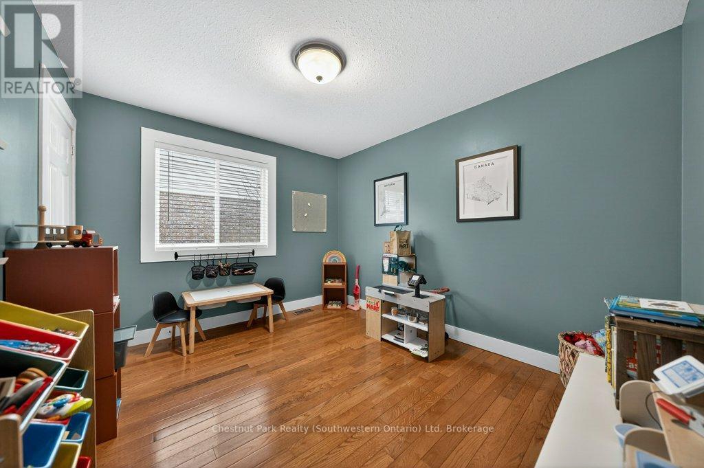 14 Teal Drive, Guelph, Ontario  N1C 1G3 - Photo 22 - X12975358