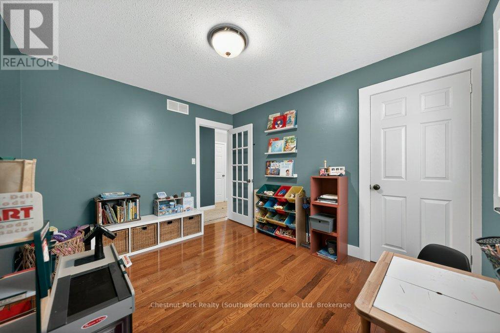 14 Teal Drive, Guelph, Ontario  N1C 1G3 - Photo 23 - X12975358