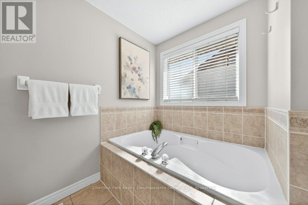 14 Teal Drive, Guelph, Ontario  N1C 1G3 - Photo 31 - X12975358