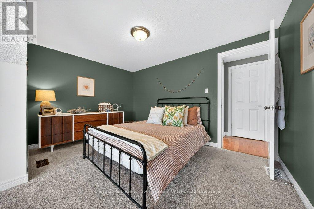 14 Teal Drive, Guelph, Ontario  N1C 1G3 - Photo 34 - X12975358