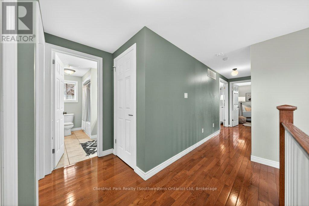 14 Teal Drive, Guelph, Ontario  N1C 1G3 - Photo 41 - X12975358