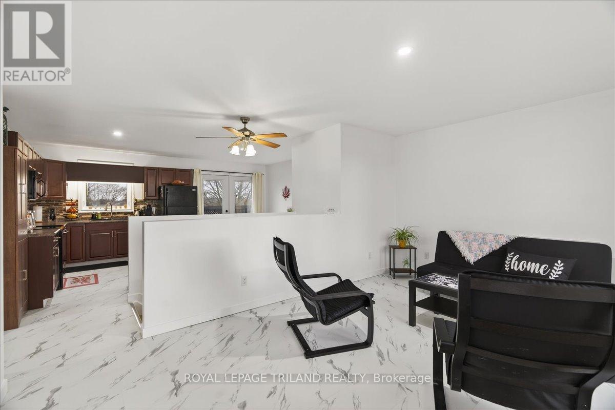 14 Wellington Avenue, Southwest Middlesex (Appin), Ontario  N0L 1A0 - Photo 10 - X12975352