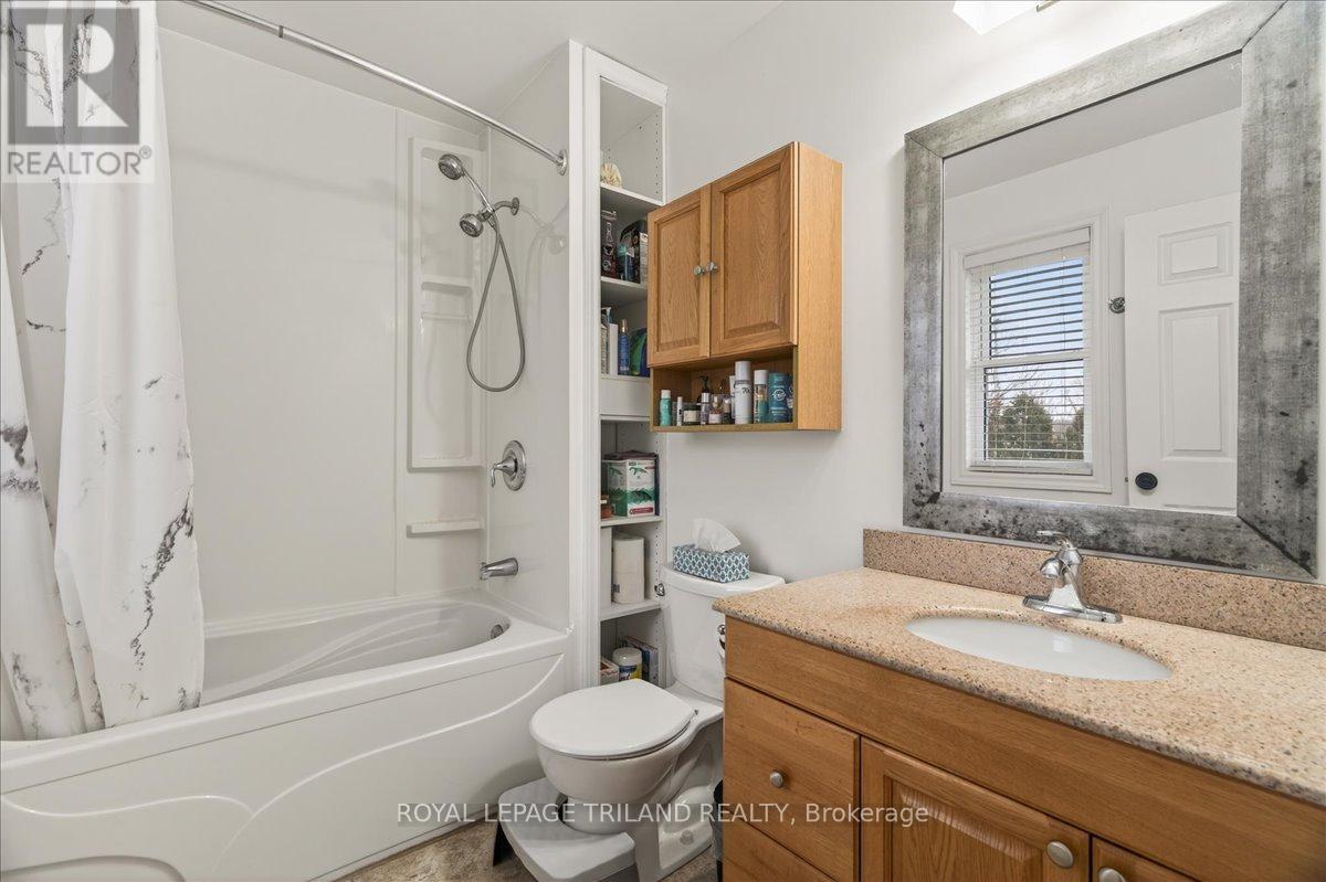 14 Wellington Avenue, Southwest Middlesex (Appin), Ontario  N0L 1A0 - Photo 20 - X12975352