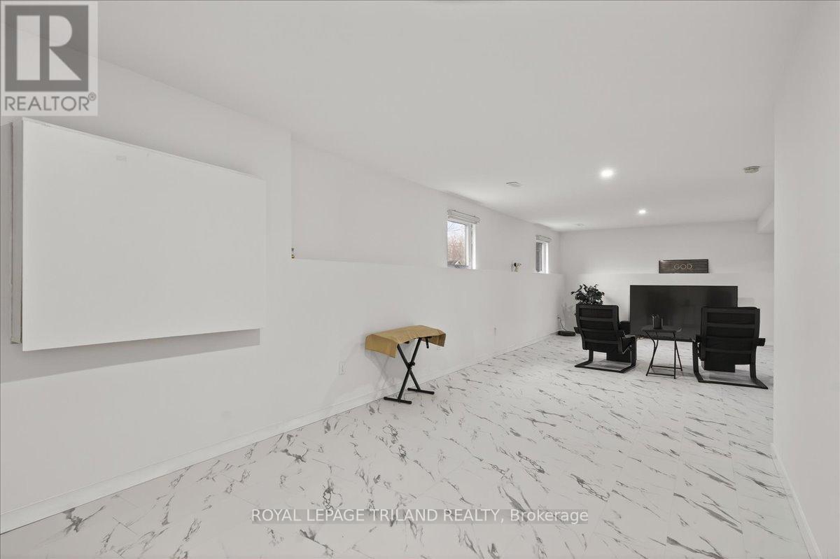 14 Wellington Avenue, Southwest Middlesex (Appin), Ontario  N0L 1A0 - Photo 28 - X12975352