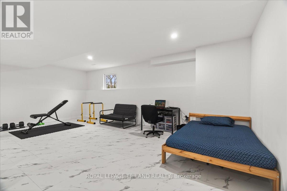 14 Wellington Avenue, Southwest Middlesex (Appin), Ontario  N0L 1A0 - Photo 31 - X12975352