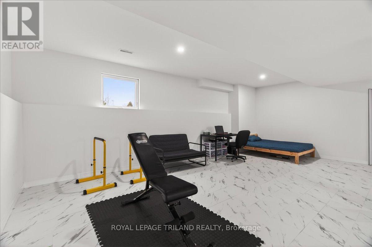 14 Wellington Avenue, Southwest Middlesex (Appin), Ontario  N0L 1A0 - Photo 33 - X12975352