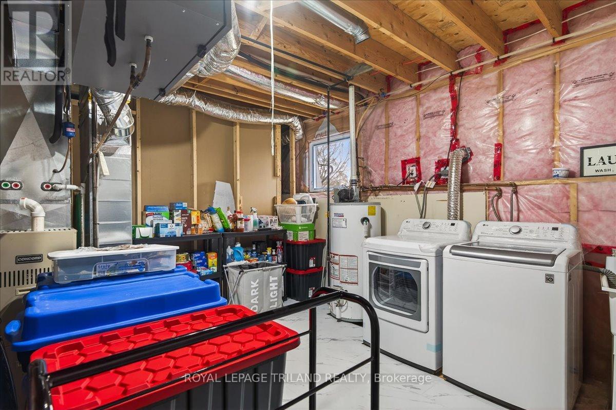 14 Wellington Avenue, Southwest Middlesex (Appin), Ontario  N0L 1A0 - Photo 35 - X12975352