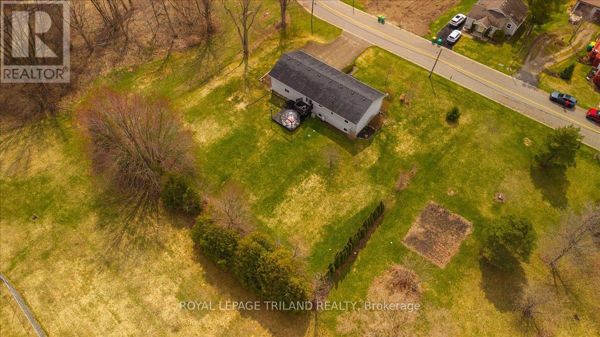 14 Wellington Avenue, Southwest Middlesex (Appin), Ontario  N0L 1A0 - Photo 5 - X12975352