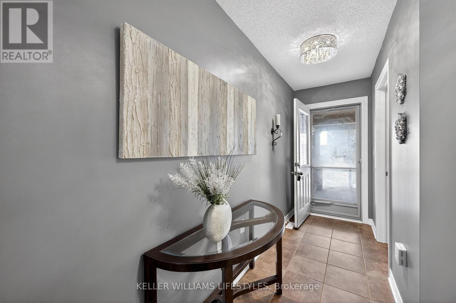 244 - 2025 Meadowgate Boulevard, London South, Ontario  N6M 1K9 - Photo 8 - X12975398