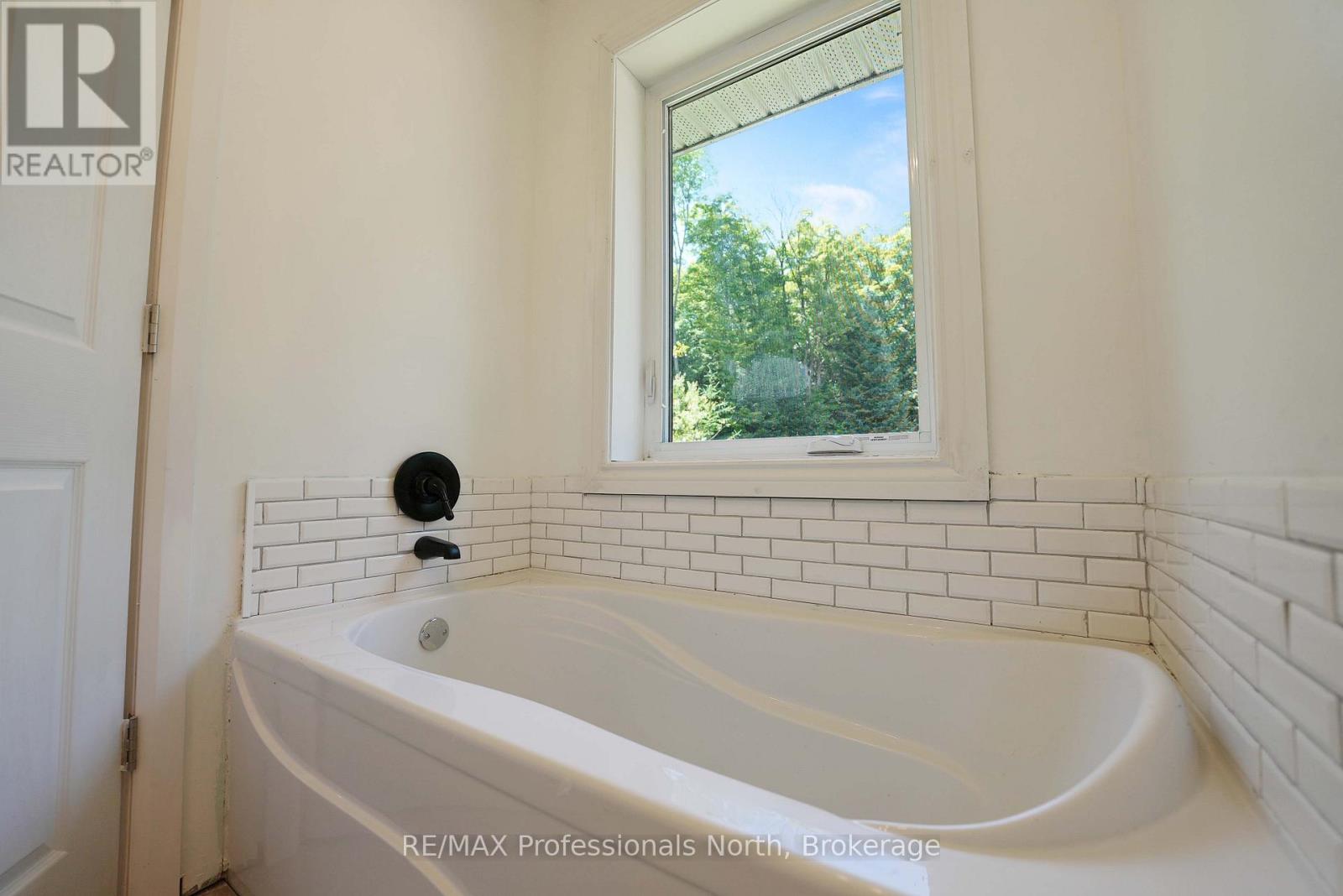 1979 Blairhampton Road, Minden Hills (Minden), Ontario  K0M 2K0 - Photo 21 - X12975650