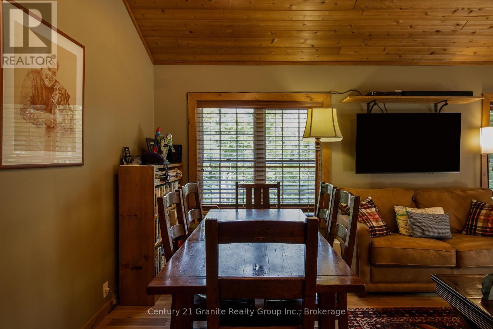 1071 Dardanelles Road, Dysart Et Al, Ontario  K0M 1S0 - Photo 15 - X12975710