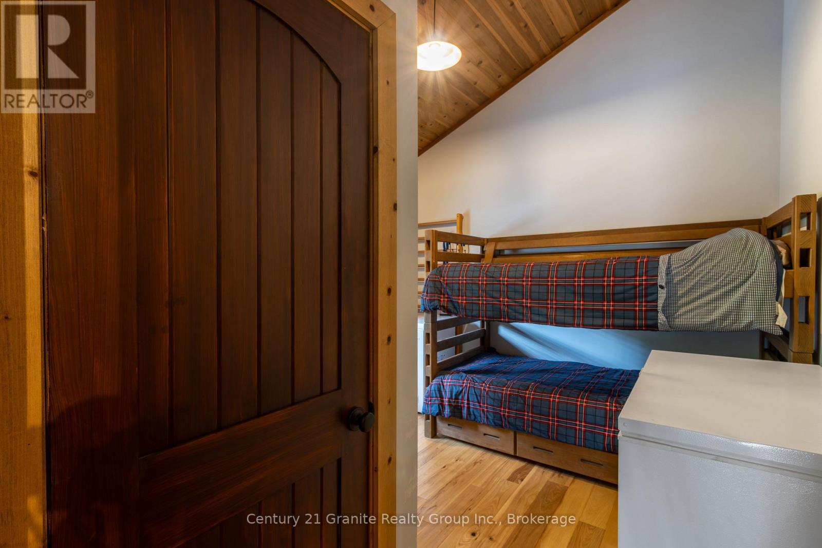 1071 Dardanelles Road, Dysart Et Al, Ontario  K0M 1S0 - Photo 20 - X12975710