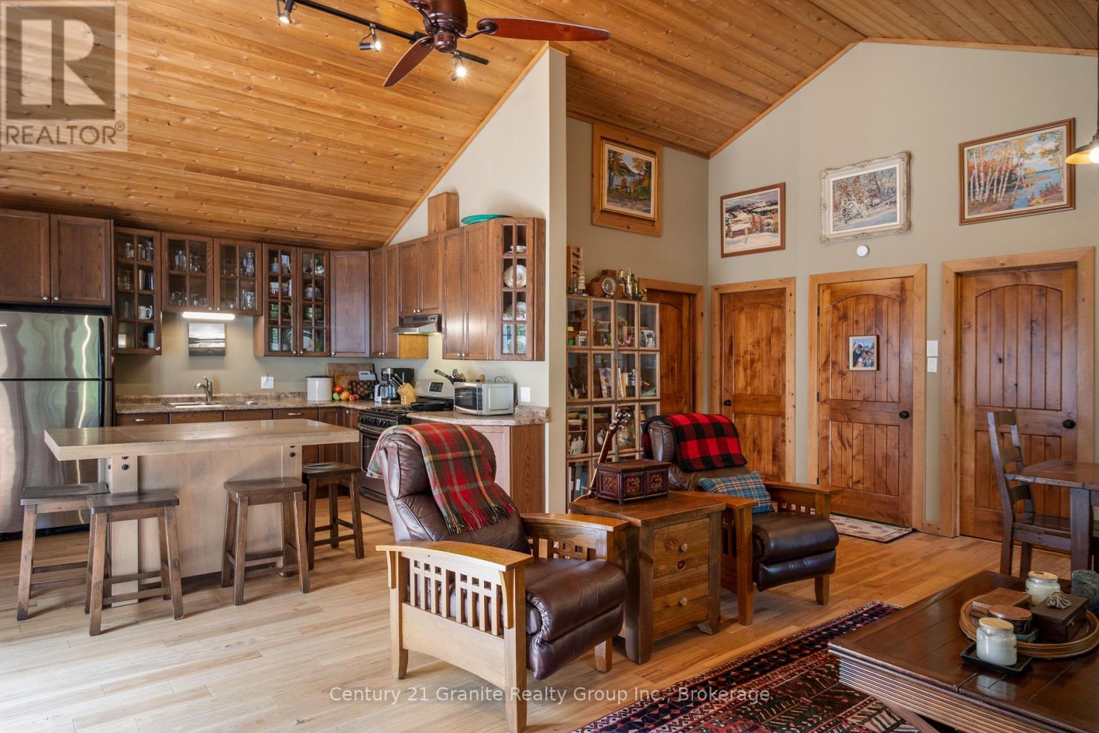 1071 Dardanelles Road, Dysart Et Al, Ontario  K0M 1S0 - Photo 4 - X12975710