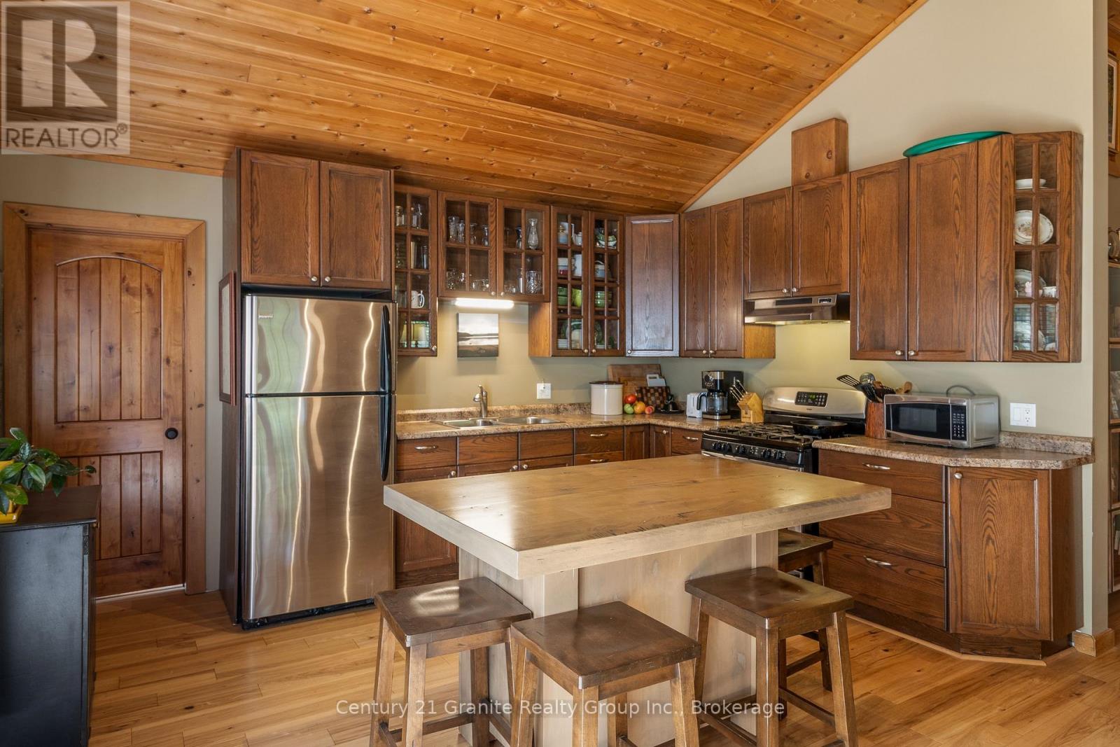 1071 Dardanelles Road, Dysart Et Al, Ontario  K0M 1S0 - Photo 5 - X12975710