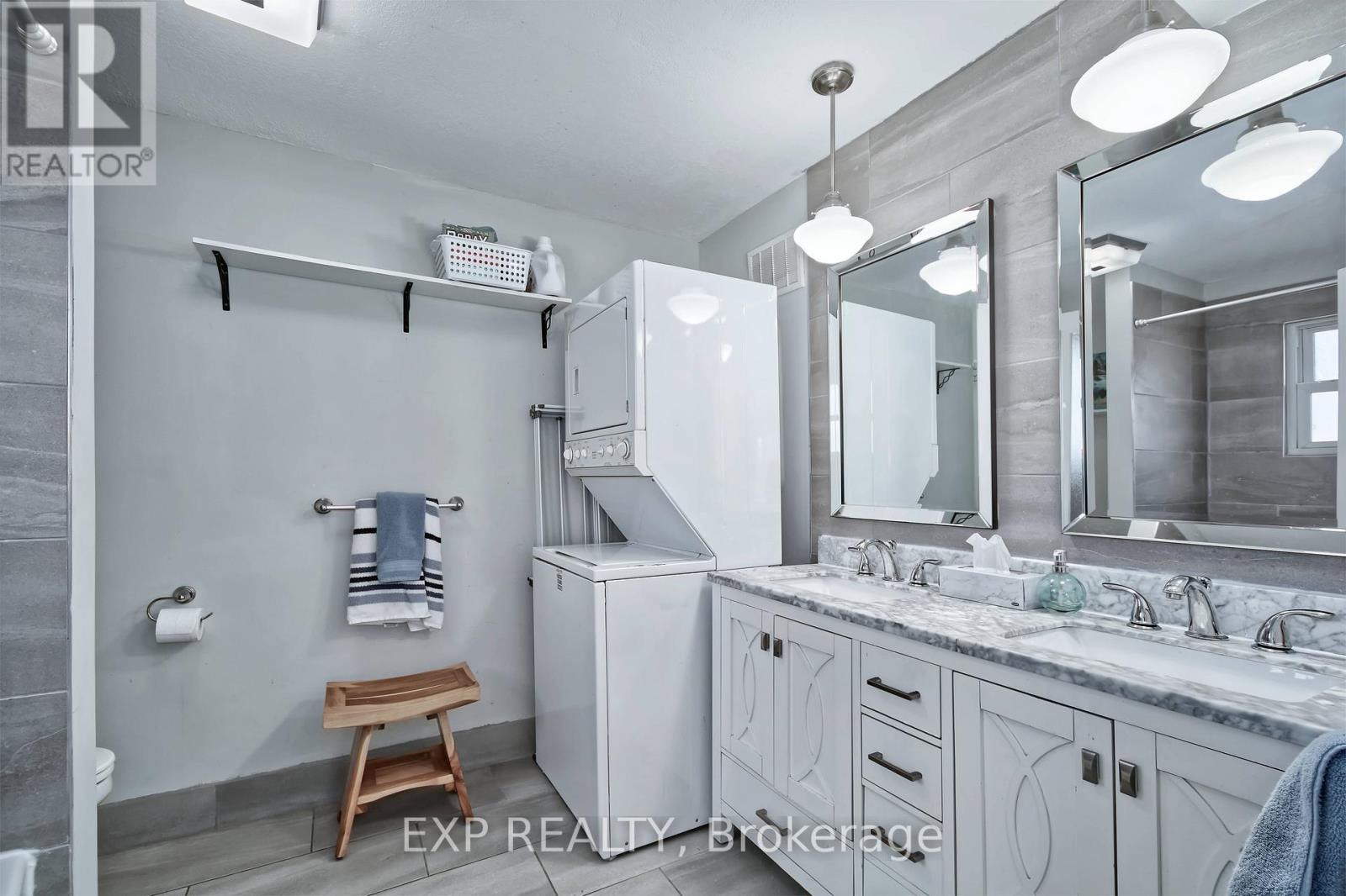 203 Mckellar Street, Southwest Middlesex, Ontario  N0L 1M0 - Photo 15 - X12975450