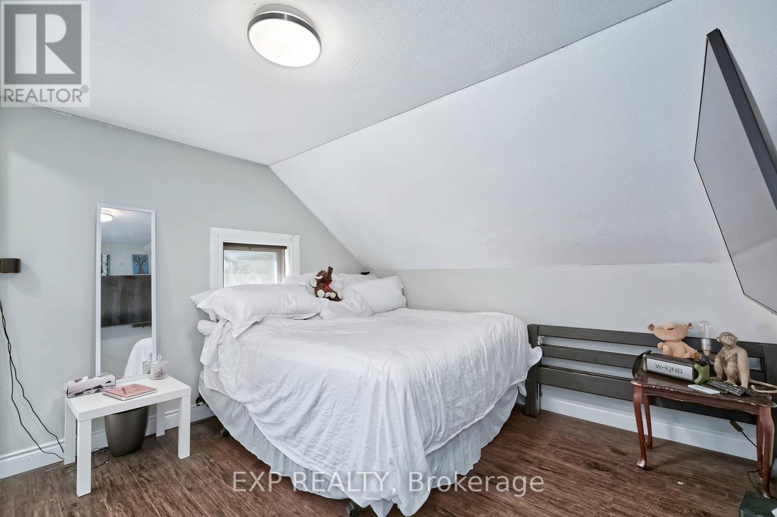 203 Mckellar Street, Southwest Middlesex, Ontario  N0L 1M0 - Photo 20 - X12975450