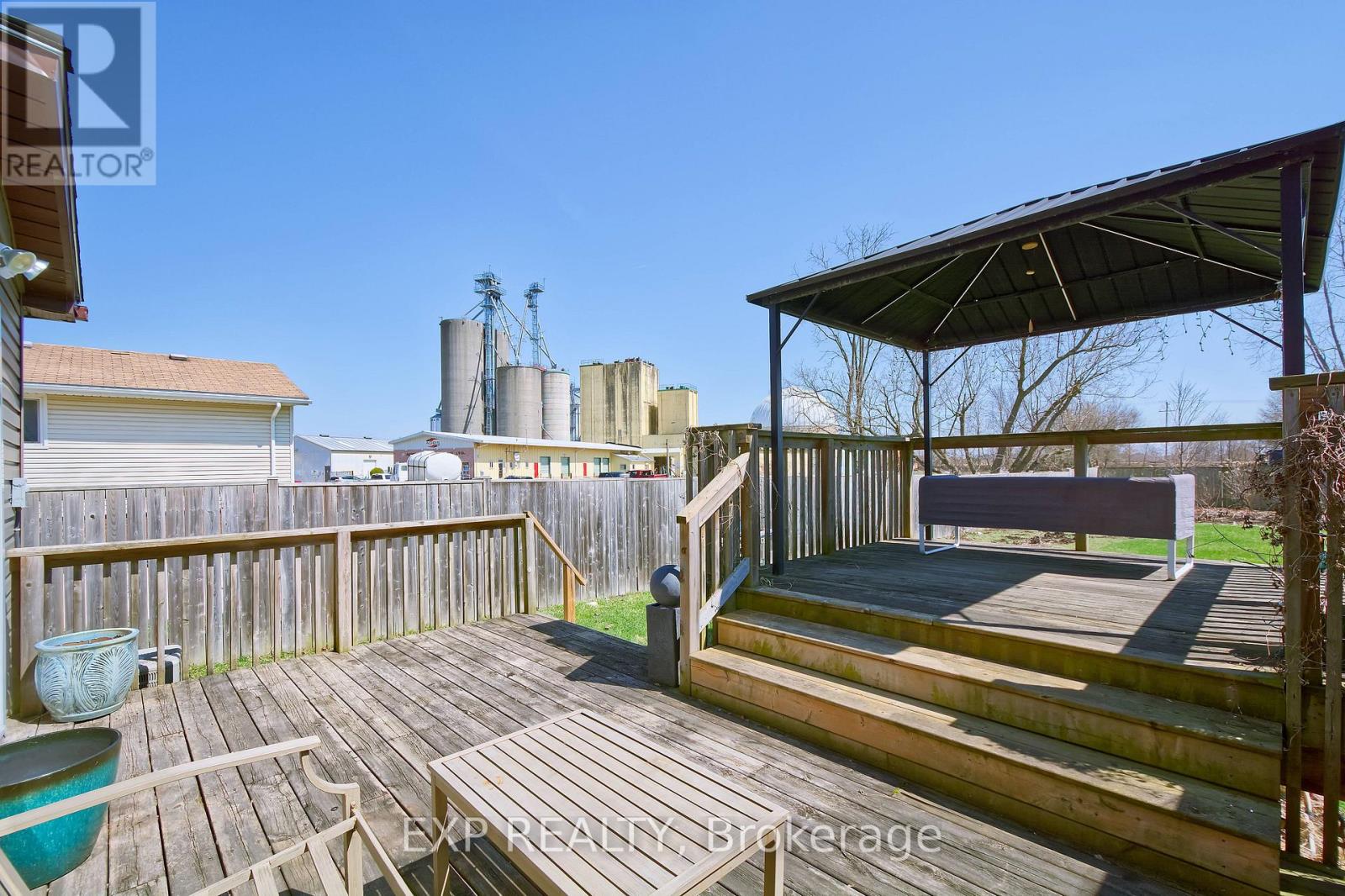 203 Mckellar Street, Southwest Middlesex, Ontario  N0L 1M0 - Photo 24 - X12975450