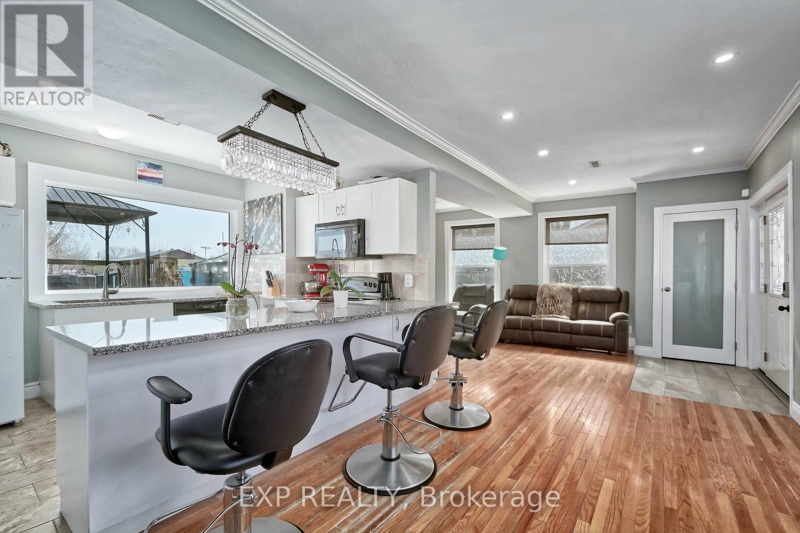 203 Mckellar Street, Southwest Middlesex, Ontario  N0L 1M0 - Photo 3 - X12975450