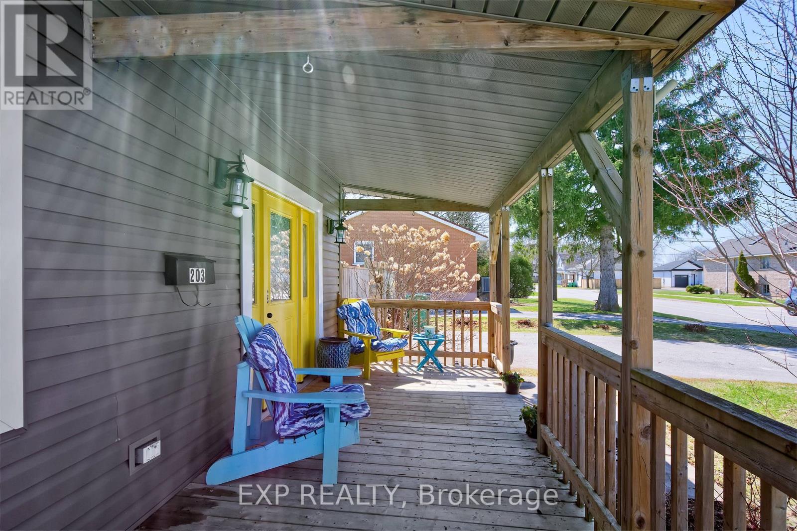 203 Mckellar Street, Southwest Middlesex, Ontario  N0L 1M0 - Photo 4 - X12975450